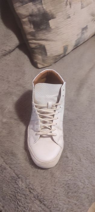 Продам кроссовки