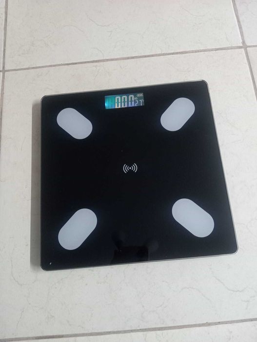 Balança Inteligente Digital – Bluetooth c/ App (Gordura Corporal/IMC)