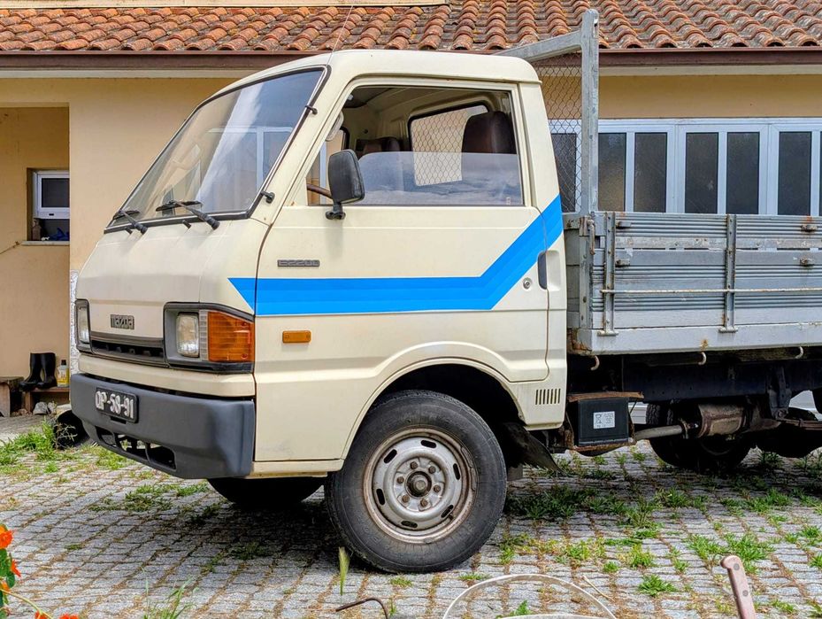 Mazda E2200 Pick-Up