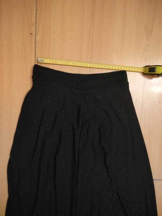 Saia midi preta com strass da Bershka (tamanho M)