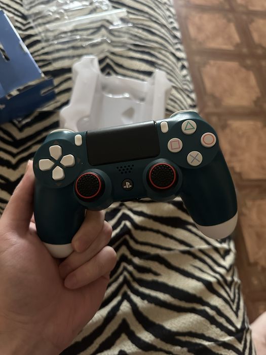 Геймпад Dualshock 4