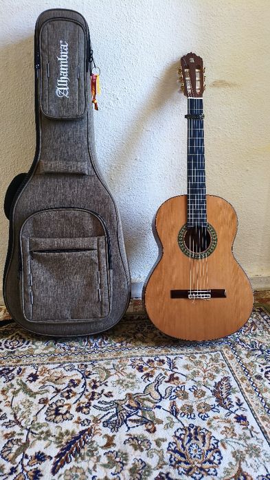 Vendo guitarra clássica Alhambra 5P
