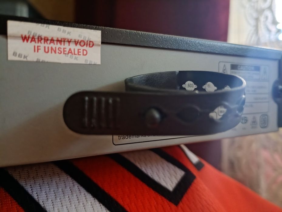 BBK DV118SI
Стаціонарний DVD-плеєр.