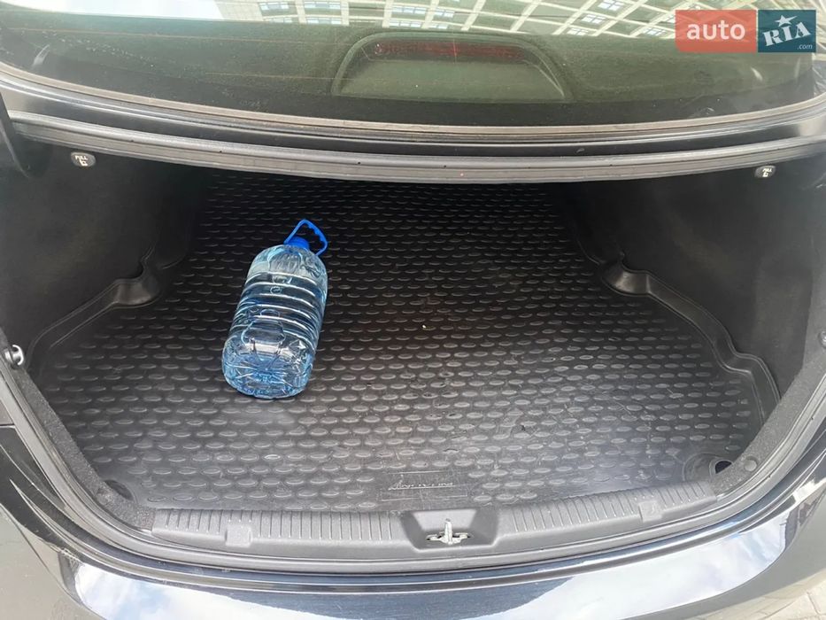 Продам Hyundai Elantra 1.8 Limited