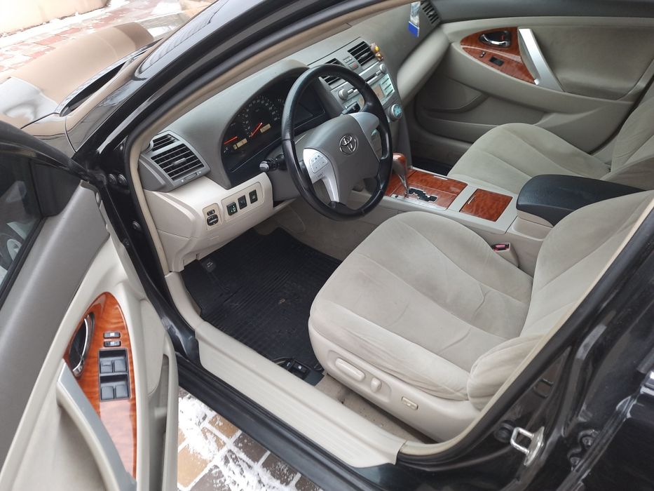 Toyota Camry40          2.4 GAZ-BENZ