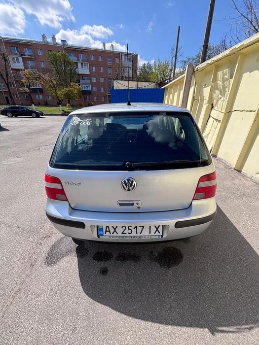 Фольксваген гольф IV 1.4L.2003