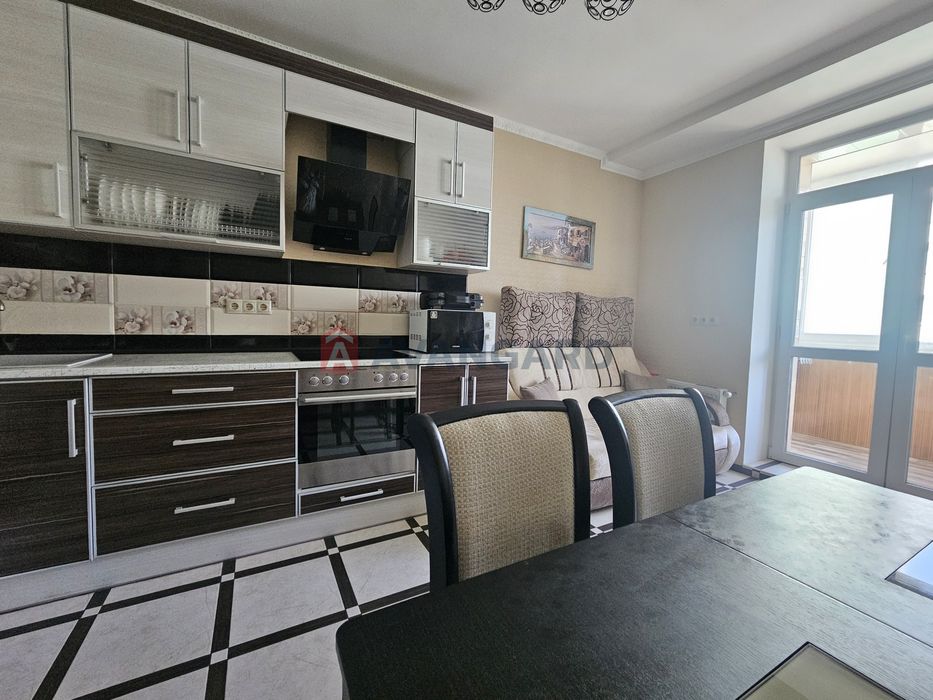 Продаж квартири в новому будинку митниця