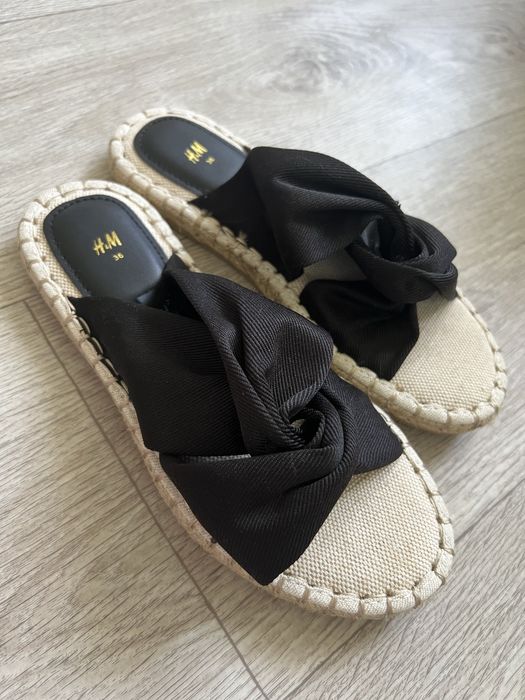 Тапки, шльопанці H&M