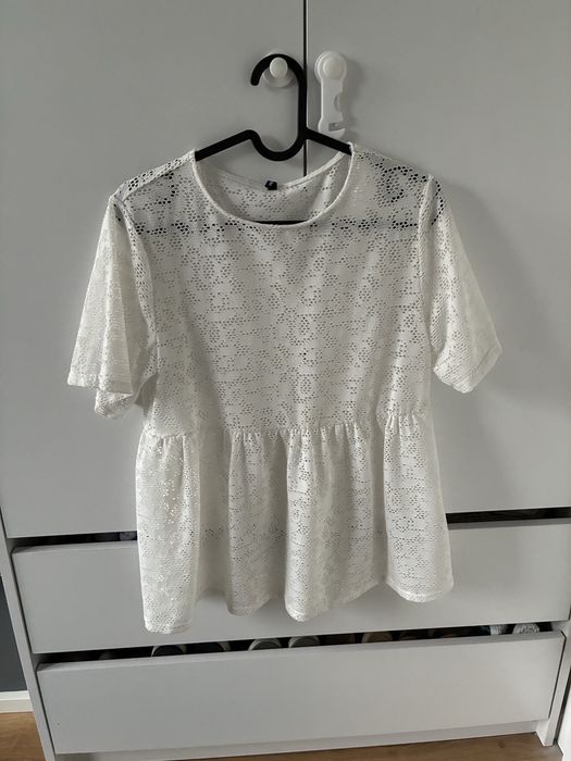 Ażurowa biała bluzka damska marki Sinsay
