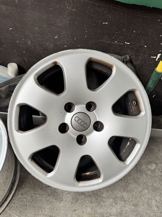 4 Jantes Originais Audi 15” 5x112 ET39 + 2 Pneus Michelin