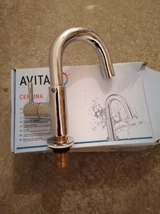 Jednokomorowa chromowana bateria stojąca Awital Centina