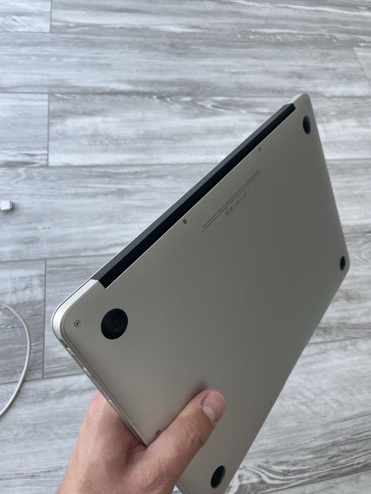 Macbook Air 2013 [Intel i5, 4Gb, 128Gb]