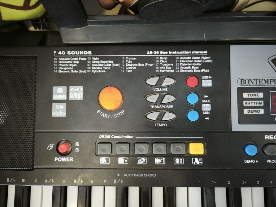 Vendo teclado/piano digital Bontempi 16 6125vz com suporte
