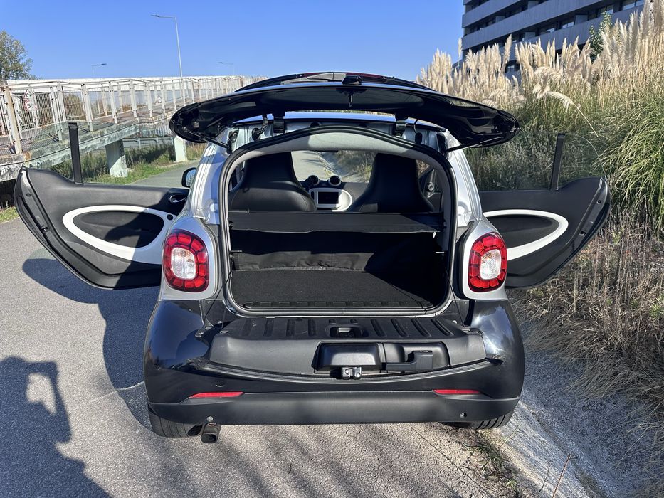 Smart Fortwo 2018 | Teto Panorâmico | GPS | Estofos em Pele | 103.473 km — photo 2
