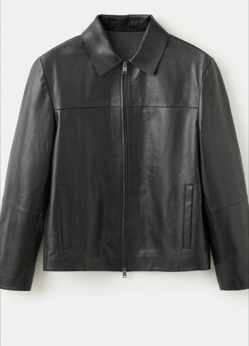 Preciso de dinheiro, por isso quero vendê-la. É nova e nunca usei.