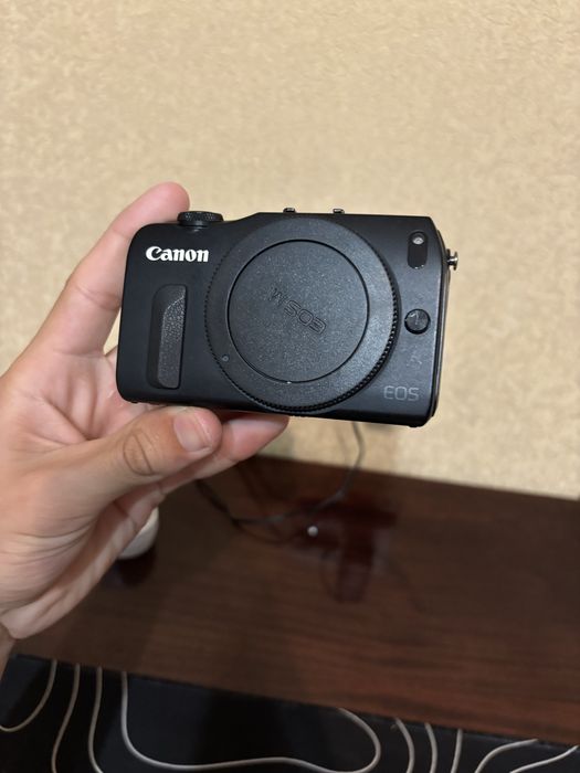 Камера Canon eos m