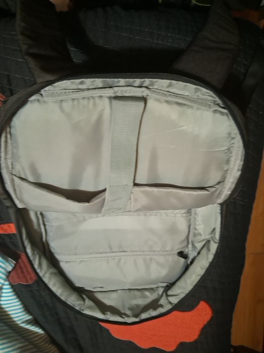 Vendo mochila preta da Xiaomi de 21 litros