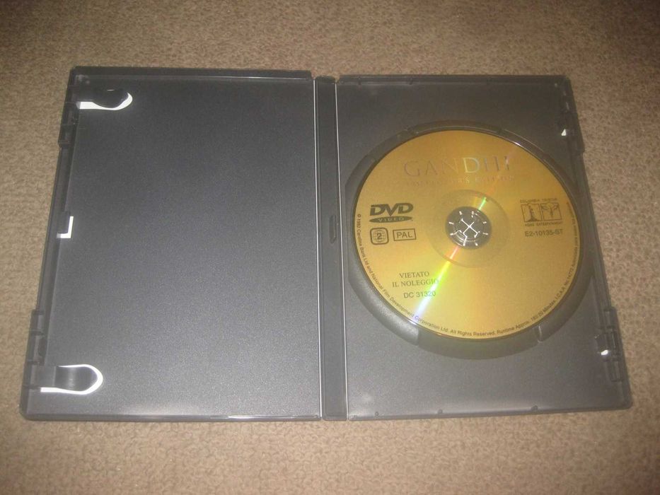 DVD Gandhi" com Ben Kingsley