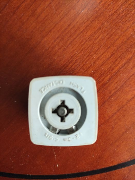 2 Vintage Instamatic Cameras – Kodak 33 and Agfa 10864297693526786122