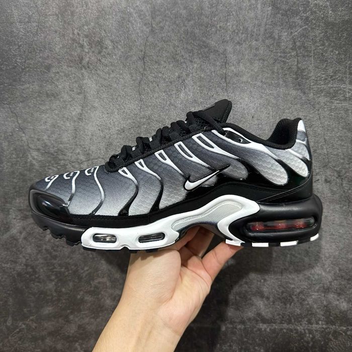 Air_Max_Plus_Czarny R.44