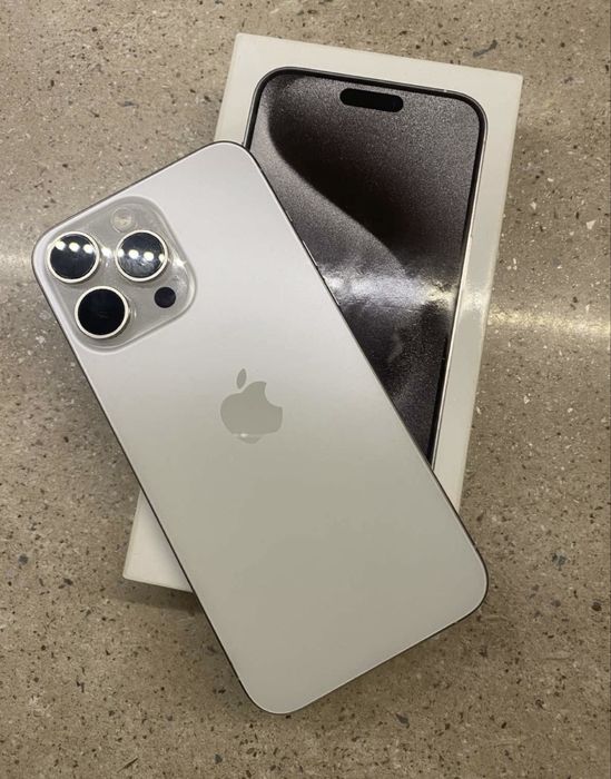 Продам телефон 15 про макс