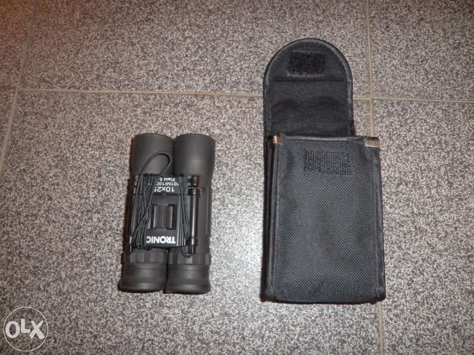 Binóculos e barras de iluminação.