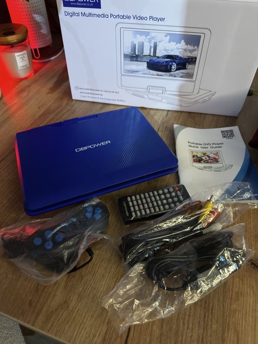 портативний DVD-програвач DBPOWER з великим HD-екраном 15,6