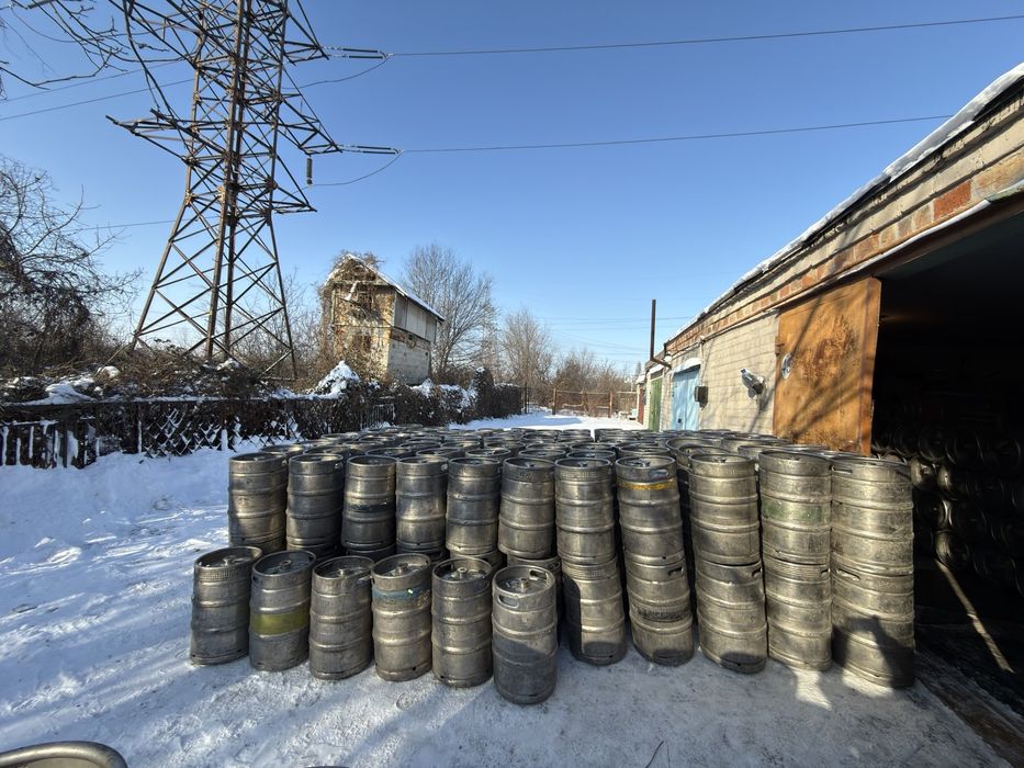 Пивні бочки кеги