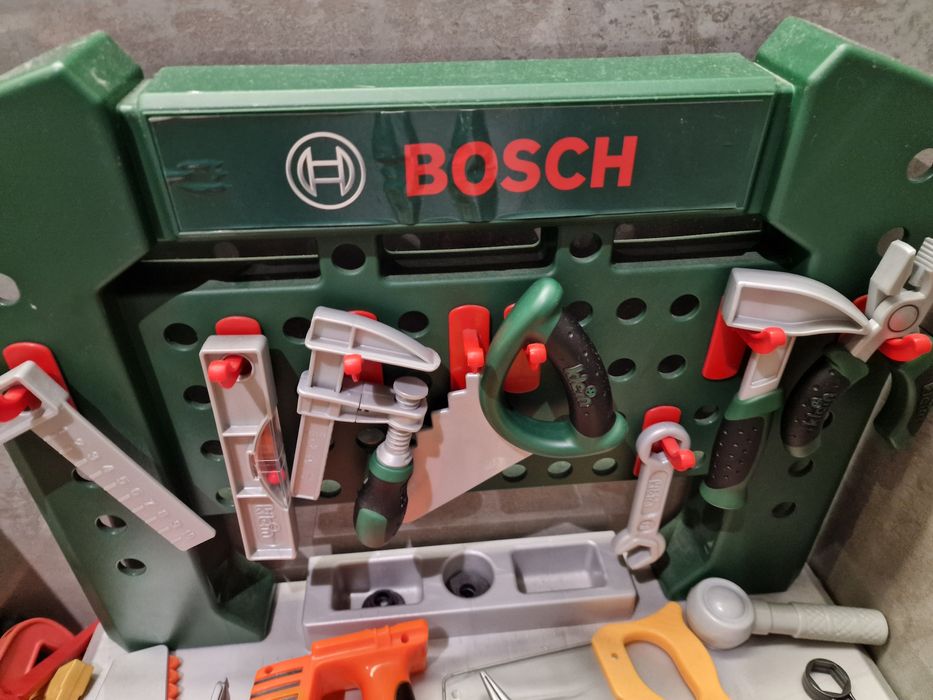 Bancada de trabalho com ferramentas Bosch (criança)