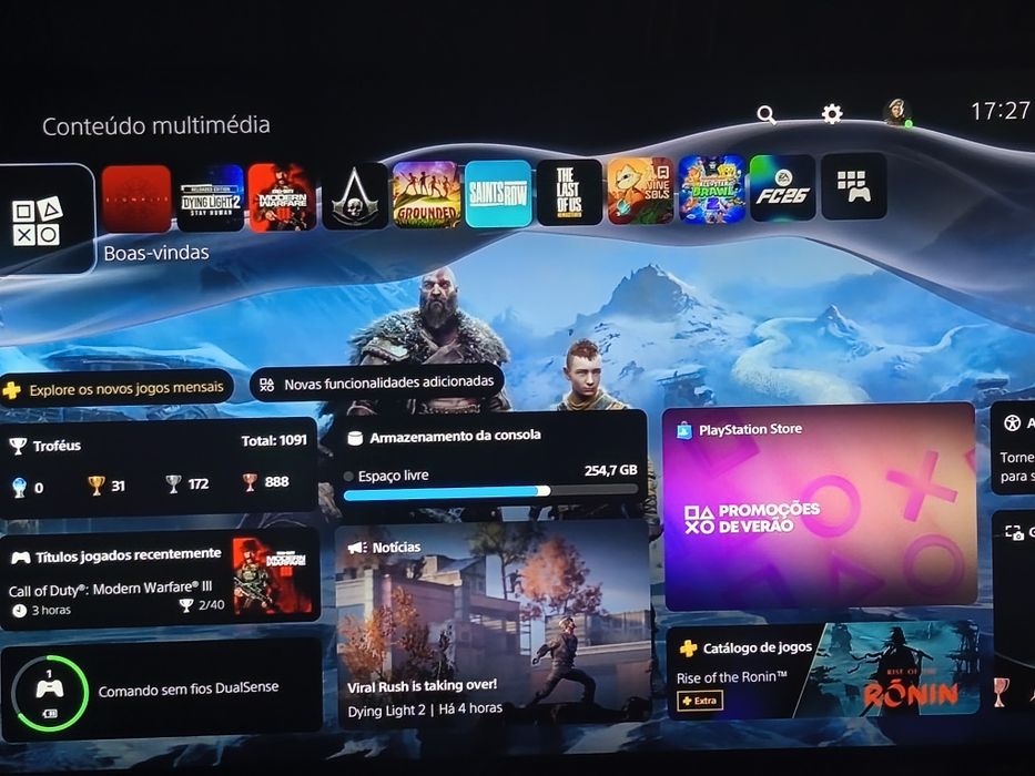 PlayStation 5 850gb c/2 comandos + headphones urage