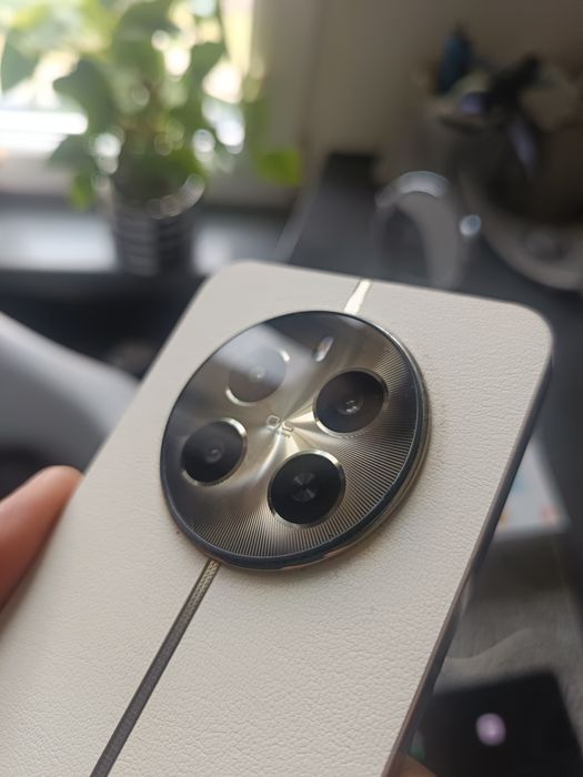 Smartfon Realme 12+