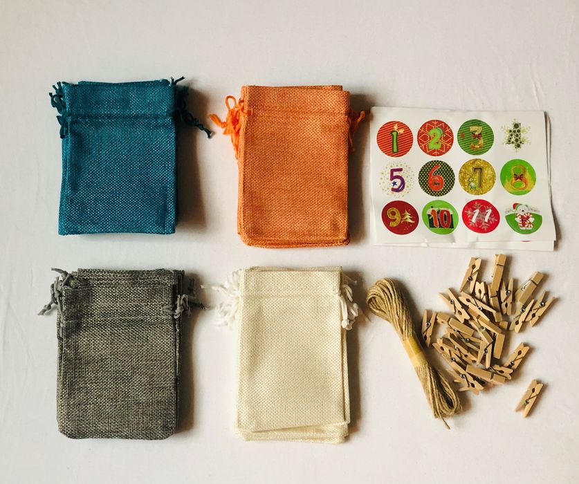 Kalendarz adwentowy, świąteczny, woreczki 24sztuki