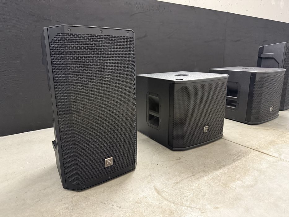 Zestaw naglosnienia marki Electro Voice ELX 200