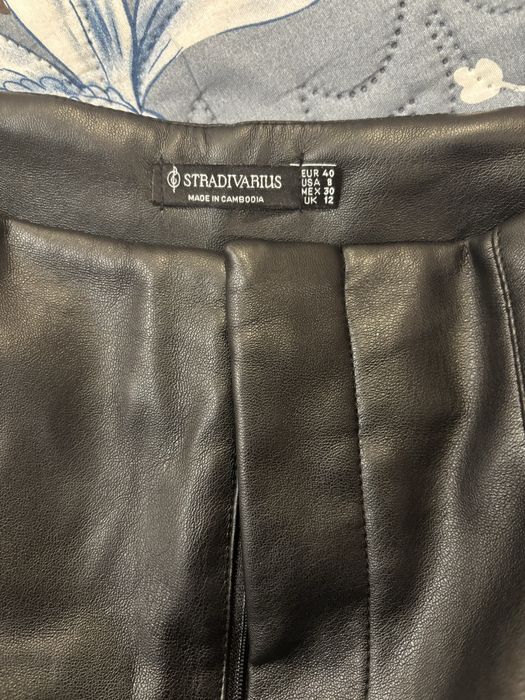 Штани екошкіра Stradivarius EUR 40