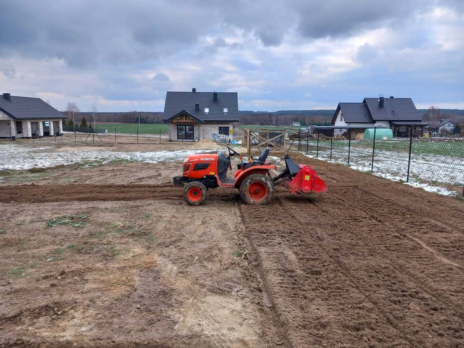 Usługi ogrodnicze miniciągnik Kubota