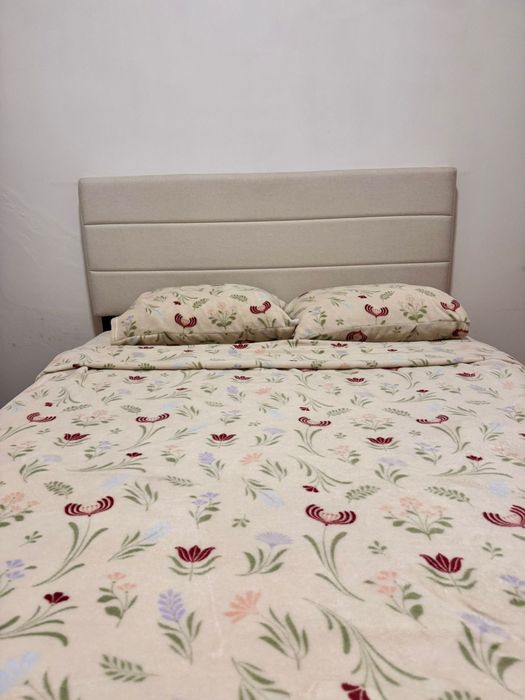 Cama de casal com colchão viscoelástico
