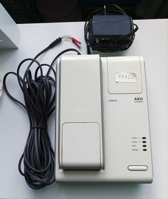 Stary telefon vintage AEG Olympia Liberty