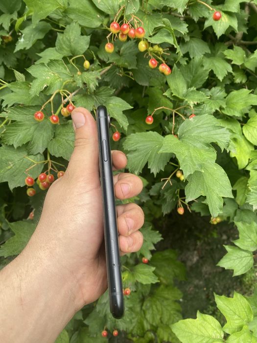 Айфон хр ідеальний стан