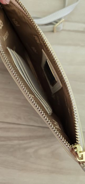 Śliczna torebka marki Kazar,  skórzana,  polecam