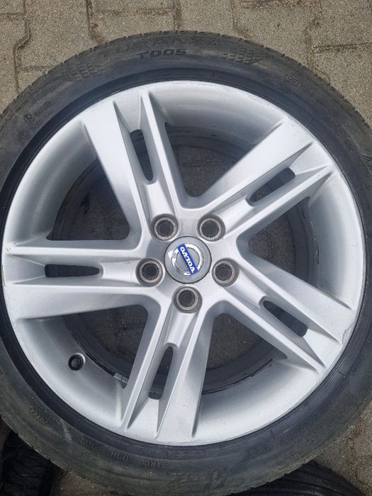 Volvo 17" Sadia 235 45 17