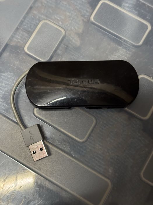 Hub com quatro entradas