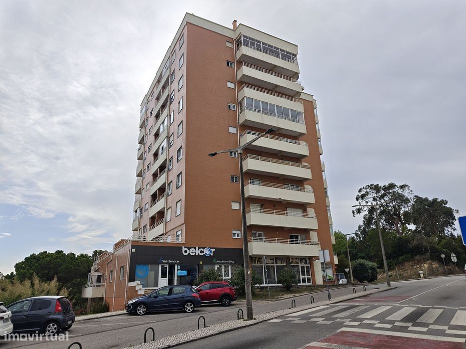 Apartamento com Excepcional Área e Localização - Buarcos