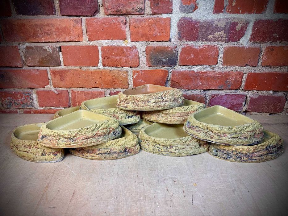 WYPRZEDAŻ  Miski narożne na wodę do terrarium 12 szt.