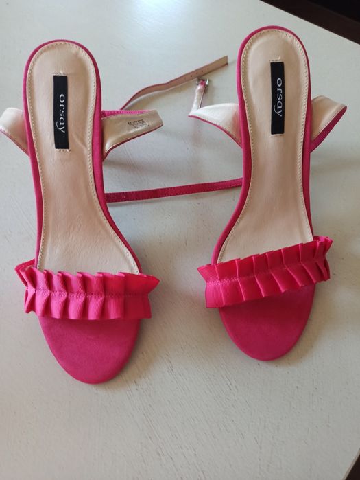 Buty sandałki na obcasie