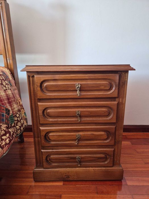 Antique bed in good condition – solid wood, includes mattress + nightstands64584322777731121