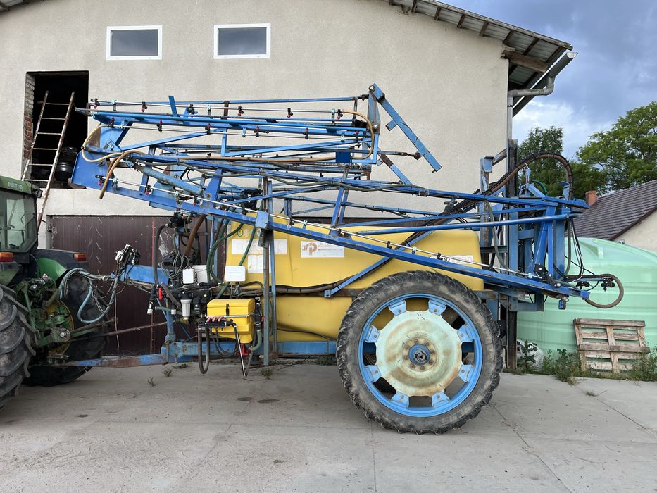 Opryskiwacz caruelle 3000l  24m komputer