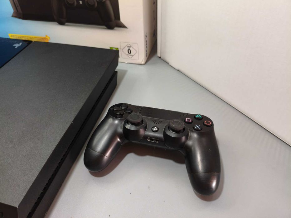Playstation 4 em Caixa