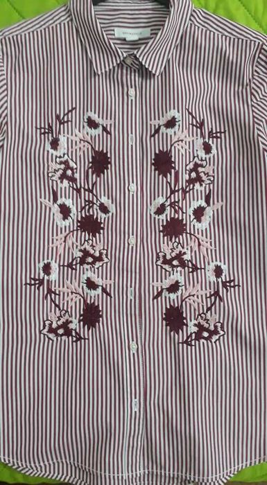 Camisa riscas vermelhas