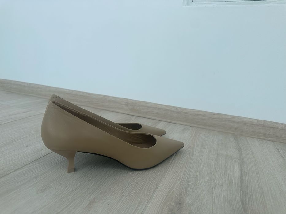 Жіночі шкіряні туфлі