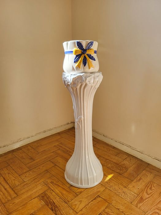 Coluna para suporte se plantas